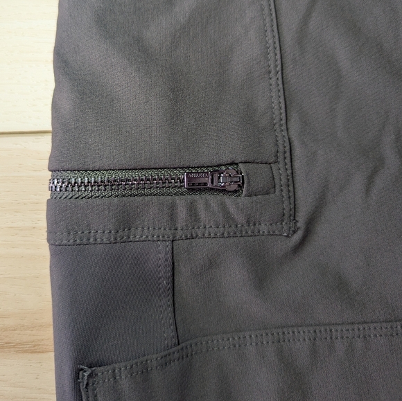 Athleta Headlands Hybric cargo Tights Arbor Olive - Picture 7 of 11